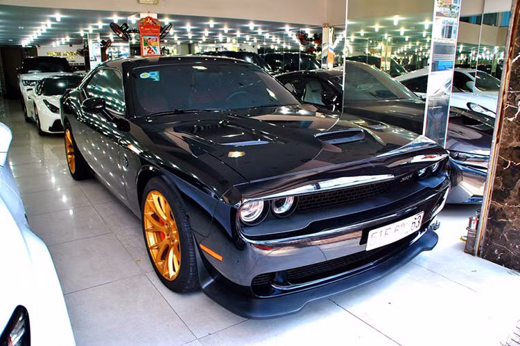 Dodge Challenger có tỷ lệ tai nạn tử vong là 5,8 xe trên mỗi 1 tỷ dặm đường. Trong khi đó, ở phân khúc crossover và SUV, tỷ lệ tai nạn chết người thấp hơn - trung bình 1,7 xe trên 1 tỉ dặm lăn bánh, nhưng có hai mẫu xe có tỷ lệ cao gấp đôi mức trung bình, đó là Kia Sportage (3,8) và Jeep Wrangler (3,6). Đứng thứ ba là mẫu Lincoln MKT.