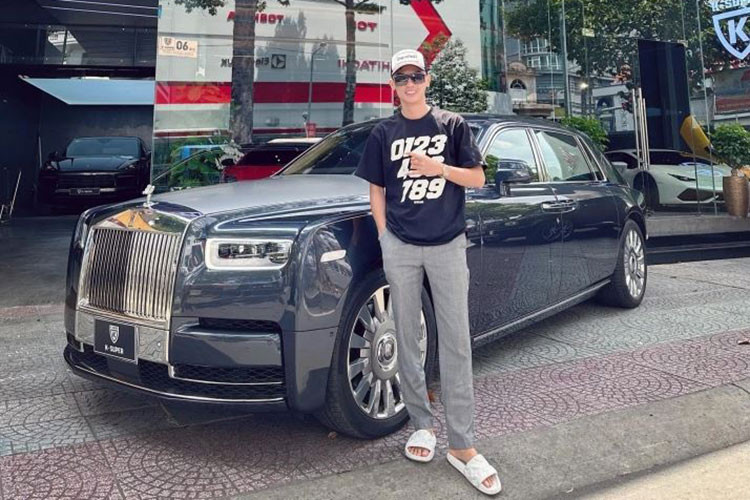 Những cái tên nằm trong bộ sưu tập ôtô của Phan Công Khanh đều đến từ các thương hiệu danh tiếng thế giới như Rolls-Royce, Ferrari, Lamborghini, Porsche... và là ước mơ của rất nhiều người chơi xe, không chỉ ở Việt Nam mà còn trên thế giới.