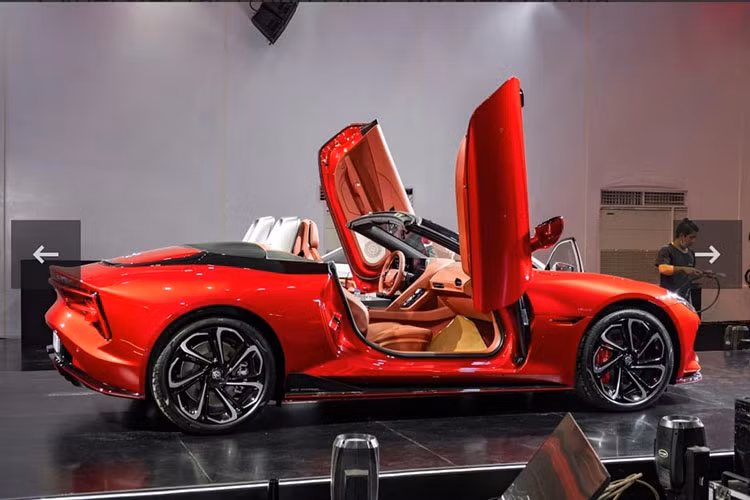 Về quá trình sáng tạo đằng sau Cyberester, đại diện hãng xe MG từng chia sẻ với giới truyền thông quốc tế là muốn đa dạng thêm sản phẩm và phân khúc cho khách hàng có thể lựa chọn, vì vậy, việc có một chiếc xe "2 cửa" trong dòng sản phẩm của họ là điều khá thú vị bên cạnh các dòng xe "4 cửa" như sedan hay SUV. 