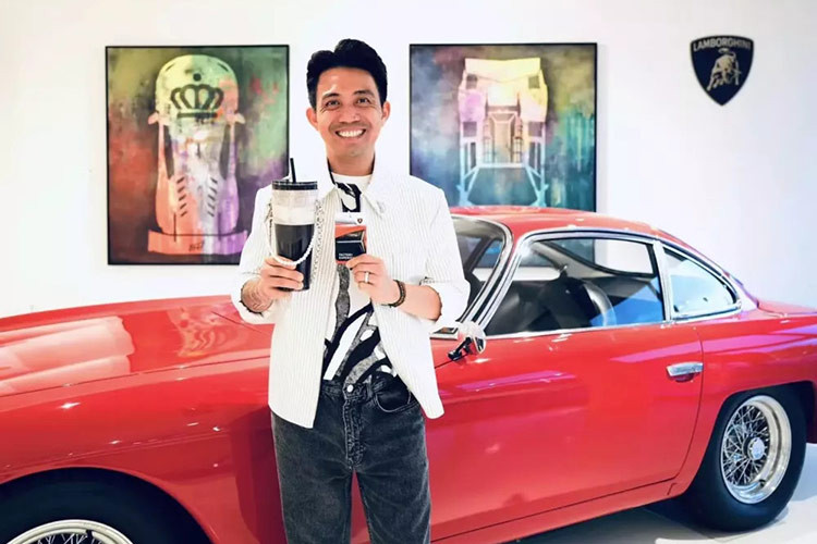 tay chơi siêu xe đình đám Việt Nam - Minh Mhựa với Lamborghini được xem là khá gắn bó, anh đã từng tậu tới 5 mẫu xe bao gồm Murcielago LP670-4 SV, Aventador LP700-4, Aventador LP750-4 SV, Urus, và sắp tới sẽ là Countach LPI 800-4 mới.