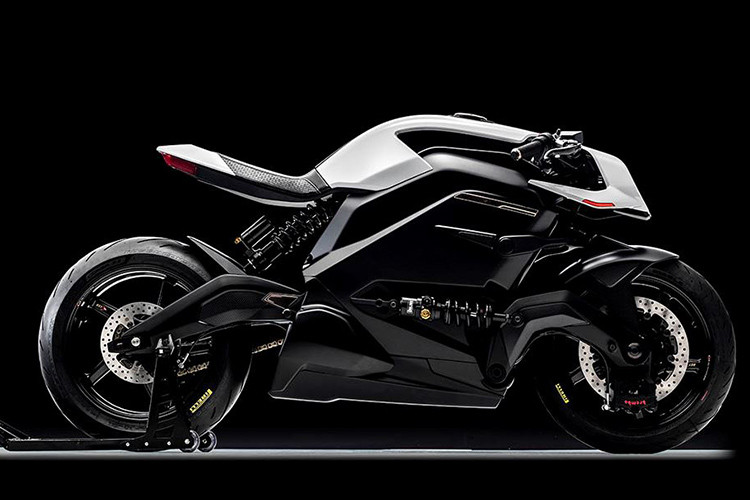 Arc Vehicle Ltd là công ty tại Anh Quốc, đứng đầu là Mark Truman, người cực kỳ đam mê với xe máy và đã dành 3 năm để nghiên cứu xe máy điện Arc Vector. Arc là một bước đầu tư của InMotion Ventures - một Quỹ đầu tư của Jaguar Land Rover nhằm hỗ trợ các công ty tạo ra những sản phẩm nhằm thay đổi phương thức di chuyển trên thế giới.