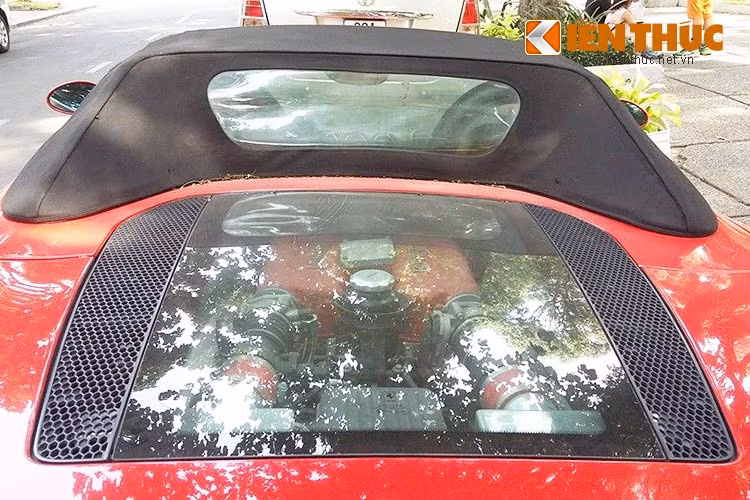 Theo công bố của hãng sản xuất siêu xe đình đám nước Ý, mẫu siêu xe mui trần F360 Spider của Ferrari có khả năng tăng tốc 0-100 km/h trong khoảng 4,4 giây và có khả năng đạt vận tốc tối đa 288 km/h.