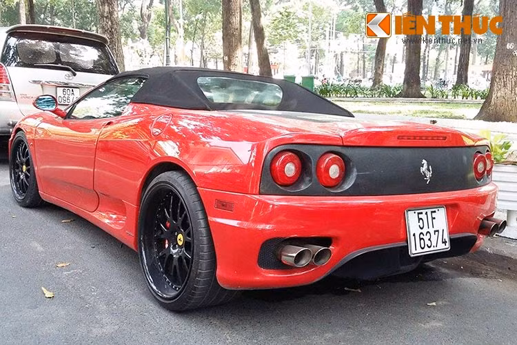 Ferrari F360 Spider là siêu xe mui trần thứ 20 trong lịch sử của Ferrari. Hiện tại hãng siêu xe Ferrari đã thay thế 360 Spider bằng siêu xe F430 Spider vào năm 2004. Tuy nhiên, tính thể thao của siêu xe này không vì thế mà giảm sút.