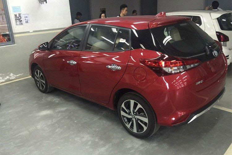 Nửa năm sau khi ra mắt tại nước bạn, thời điểm hiện tại, Toyota Yaris 2018 đã có mặt tại nhà máy của hãng xe Nhật đặt ở Vĩnh Phúc. Qua những hình ảnh được chụp tại nhà máy của Toyota tại Việt Nam, có thể thấy Toyota Yaris 2018 dành cho Việt Nam có thiết kế giống xe ở các thị trường Đông Nam Á khác như Indonesia và Thái Lan.