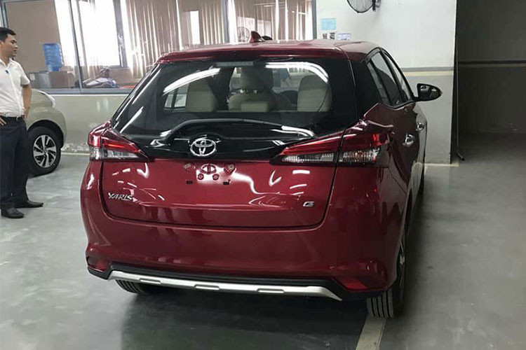 Động cơ của Toyota Yaris 2018 tại thị trường Thái Lan là máy xăng 4 xy-lanh, Dual VVT-i, dung tích 1,2 lít, sản sinh công suất tối đa 86 mã lực tại vòng tua máy 6.000 vòng/phút và mô-men xoắn cực đại 108 Nm tại vòng tua máy 4.000 vòng/phút. Hộp số loại Super CVT-i, tiêu thụ lượng xăng trung bình 20 km/lít, tương đương 5 lít/100 km.