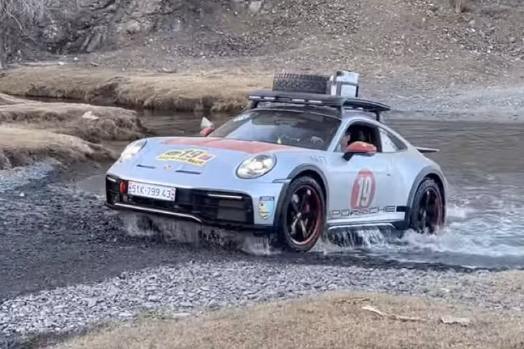 Dai gia Hai Phong tiep tuc Porsche 911 Dakar di phuot Trung Quoc-Hinh-3