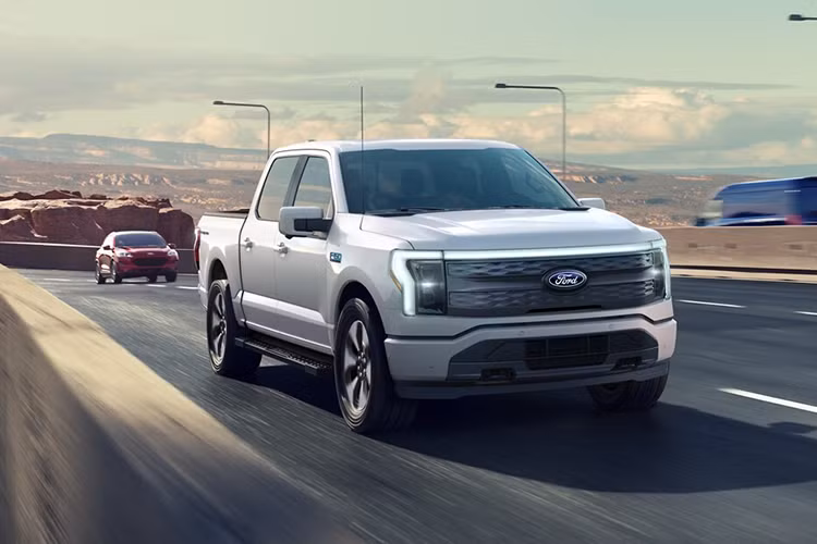Gan 12.000 xe Ford F-150 Lightning trieu hoi vi he thong lai