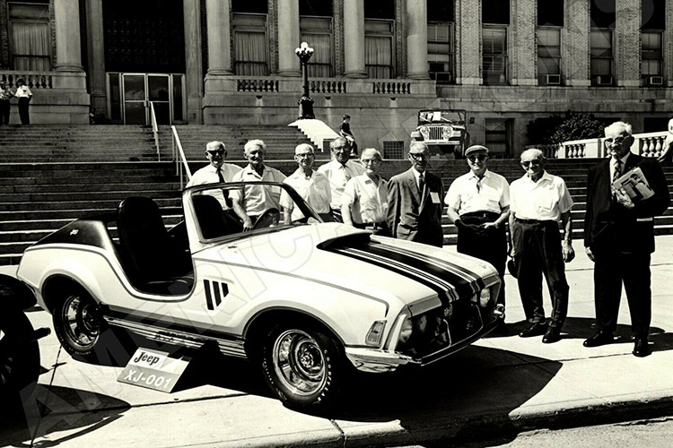 Bấy lâu nay, Jeep được coi là một cái tên đồng nghĩa với những chiếc SUV Mỹ có khả năng off-road, và luôn có kiểu dáng như xe quân sự. Tuy nhiên, vào một dòng thời gian khác, khái niệm của chúng ta về xe Jeep có thể được mở rộng nhờ sự sản xuất một mẫu concept xe thể thao bị lãng quên - đó chính là Jeep XJ-001 thể thao.
