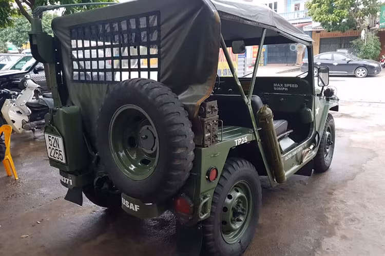 Phong trào sưu tầm và chơi xe Jeep trong nước hiện nay khá phổ biến, những người chơi xe tìm cho mình những chiếc xe còn nguyên bản, tìm kiếm phụ tùng "zin" thay thế nhằm thỏa mãn được nhu cầu có một chiếc xe nguyên bản hoặc phục chế gần với hình ảnh ban đầu của nó.