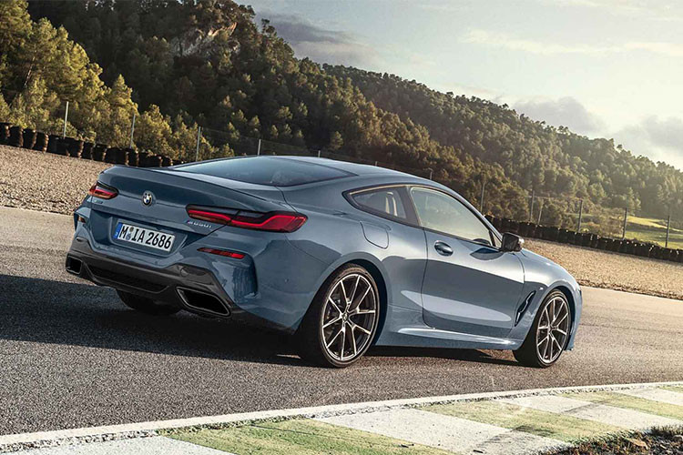 Chắc chắn dòng BMW 8-Series này sẽ có phiên bản mui trần và phiên bản hiệu năng cao M8 trong tương lai, trước đó Ông Frank Van Meel - Giám đốc bộ phận hiệu suất cao BMW M đã cho biết BMW M8 có thể mạnh hơn BMW M5 2018 (F90) với công suất đạt 600 mã lực.