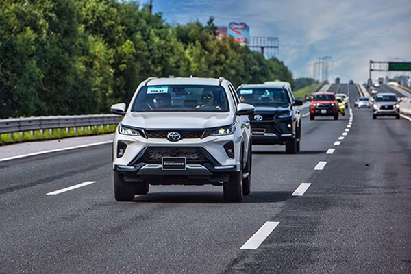 Loat xe Toyota giam gia tai Viet Nam, cao nhat 25 trieu dong-Hinh-3