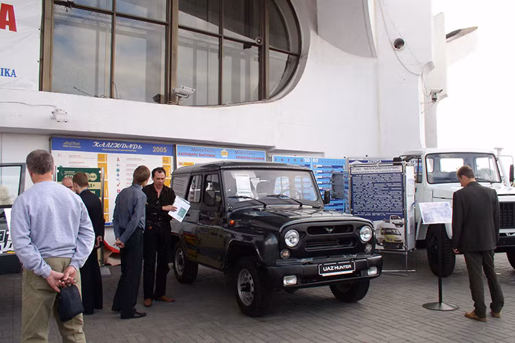 Theo thông tin từ ban tổ chức triển lãm ôtô Quốc tế 2016 (VIMS) cho biết, triển lãm năm nay sẽ có thêm một hãng xe hoàn toàn mới tham dự bên cạnh 19 hãng đã công bố. Đó chính là hãng xe ôtô UAZ – một trong thương hiệu sản xuất ôtô lâu đời nhất của Nga.