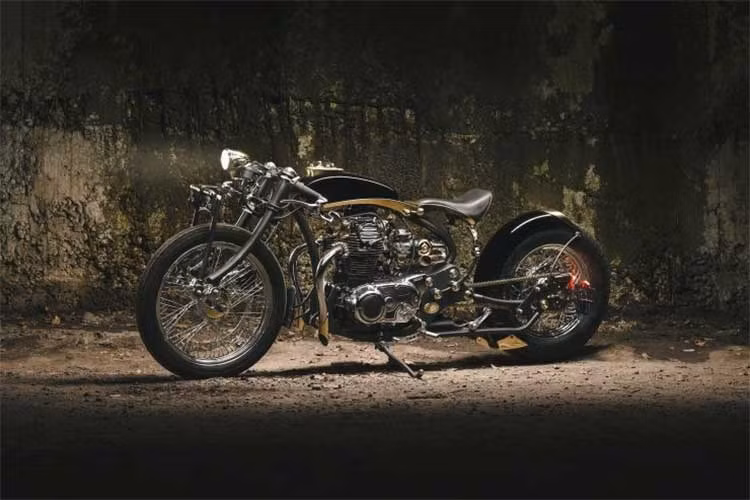 Ngay từ đầu, kế hoạch của nhóm là tạo ra một chiếc xe theo kiểu bobber steampunk với nhiều bộ phận làm thủ công, giống như những mẫu xe từ thập niên 1920. Bobber steampunk là kiểu thiết kế khoa học viễn tưởng với các yếu tố công nghệ, lấy cảm hứng từ các động cơ hơi nước thế kỷ 19.