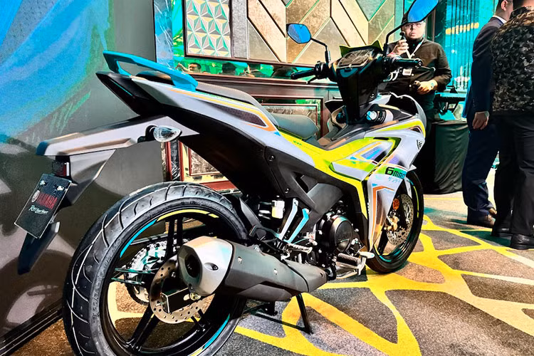 Y16ZR 6MRO vẫn sử dụng động cơ 155cc, 4 van, tích hợp công nghệ van biến thiên VVA, cho công suất tối đa 17,7 mã lực tại 9.500 vòng/phút và mô-men xoắn cực đại 14,4 Nm tại 8.000 vòng/phút. Xe được trang bị hộp số 6 cấp và bộ nồi chống trượt Slipper Clutch. 