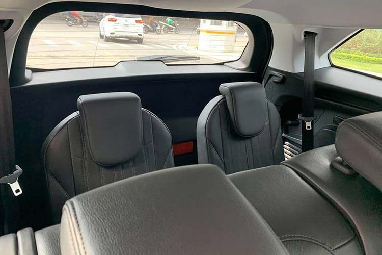 Một số công nghệ an toàn nổi bật bao gồm 16 cảm biến xung quanh xe, hệ thống cảnh báo và hỗ trợ giữ làn, hỗ trợ khởi hành ngang dốc, hệ thống chống trượt ASR, cân bằng điện tử, chống bó cứng phanh ABS, cảnh báo điểm mù, cảnh báo áp suất lốp và 6 túi khí quanh xe.