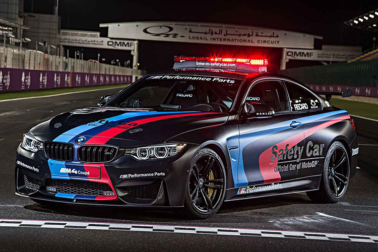 So với các dòng 4 Series bình thường, M4 có thể dễ dàng nhận ra ngay từ cái nhìn đầu tiên nhờ có phần cản trước với các lỗ hút gió kích thước lớn hơn. Giống như những chiếc xe khác "bước ra" từ bộ phận M Division của BMW.