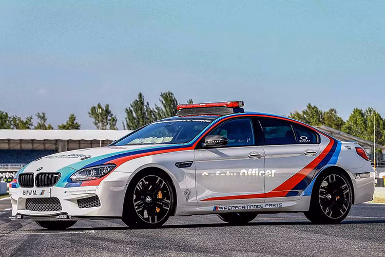 Mỗi lần xuất hiện sedan thể thao BMW M6 luôn thu hút mọi ánh nhìn.