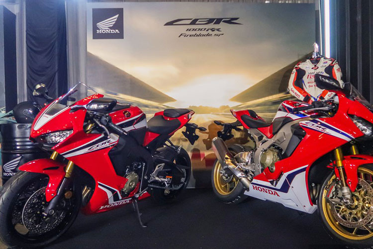 Xe sở hữu động cơ 4 xy-lanh thẳng hàng, được làm mát bằng dung dịch, với dung tích 999,8 phân khối, có tỷ số nén được tăng từ 12.3:1 lên thành 13:1, sản sinh công suất tối đa lên đến 189 mã lực tại vòng tua 13.000 vòng/phút. Đi kèm hộp số 6 cấp.