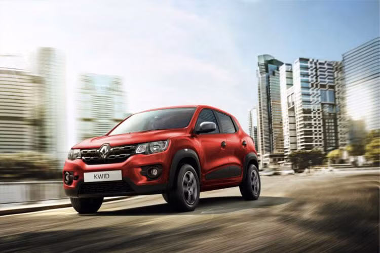 KKhi bán ra tại thị trường này, Renault Kwid 2018 đi kèm chế độ bảo hành 4 năm hoặc 100.000 km, tùy theo điều kiện nào đến trước. Xe có tổng cộng 6 màu sơn ngoại thất là đỏ, bạc, xám, trắng, xanh dương và đồng.