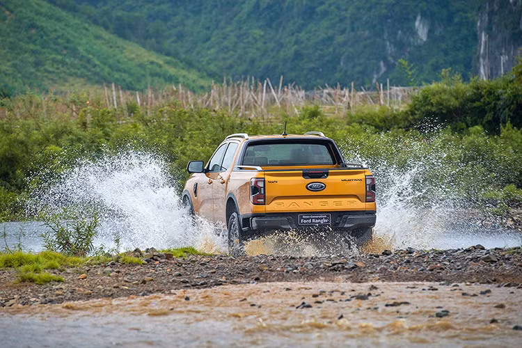 Nhung luu y khi cam lai oto bang qua vung ngap nuoc-Hinh-2