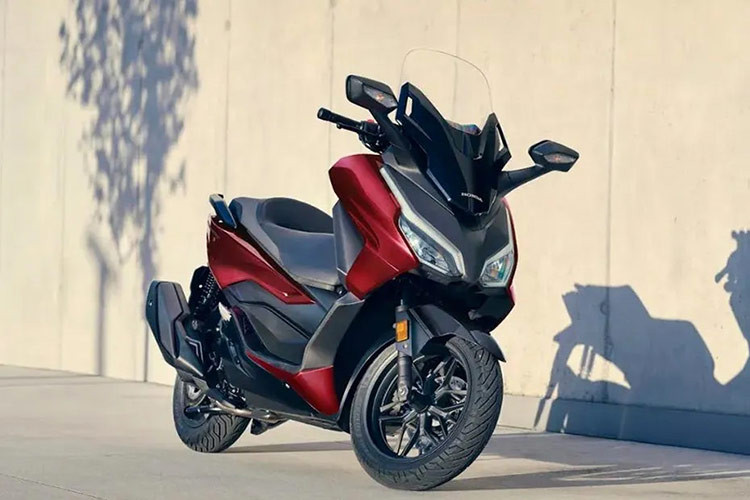 Tại thị trường Việt Nam, mẫu xe này có tên gọi quen thuộc với cái tên Honda Forza 250, tuy nhiên không được phân phối chính hãng. Nếu được đưa về Việt nam, xe dự đoán sẽ giữ nguyên cái tên Honda NSS250 và sẽ thông qua các nhà nhập khẩu phân phối tư nhân.