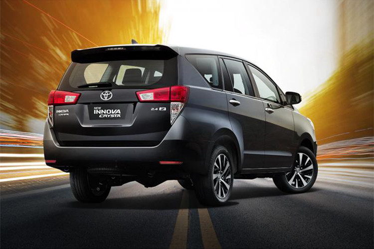 Dự kiến, trong năm nay, Toyota Innova thế hệ mới cũng sẽ chính thức ra mắt Việt Nam, có cả phiên bản hybrid. Hiện các nhân viên tư vấn bán hàng tại đại lý cũng đã mở cọc dành cho mẫu MPV này.