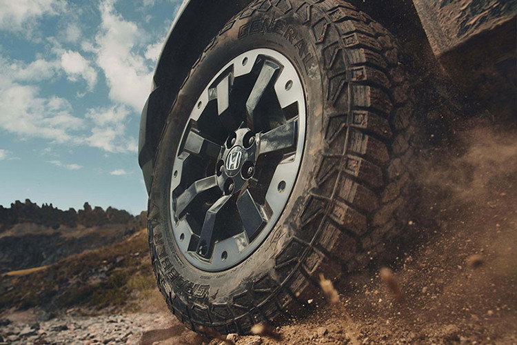 Bên cạnh đó, Honda cũng tiết lộ rằng CR-V sẽ có một phiên bản facelift (nâng cấp giữa vòng đời). Dù chưa có nhiều thông tin cụ thể, nhưng hãng xác nhận rằng CR-V mới sẽ có thêm phiên bản TrailSport, nhắm đến những khách hàng yêu thích xe địa hình.