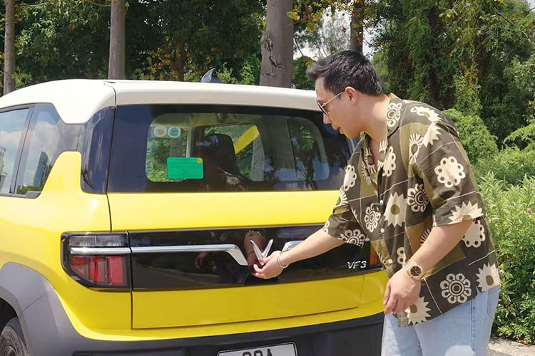 Trấn Thành cho biết mục đích đơn giản chỉ là muốn chia sẻ một trải nghiệm mới cùng Vinfast VF3 với khán giả, tương tự như cách anh từng review các quán ăn trong loạt video trước đây.