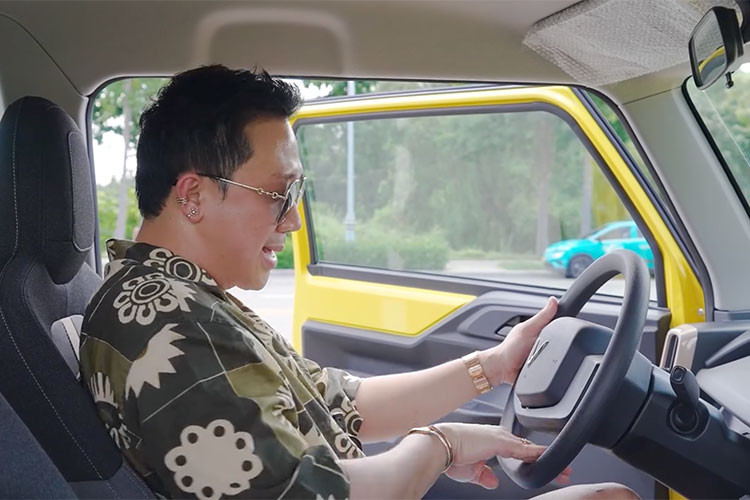 Chỉ sau chưa đầy một tháng mở bán, VF3 đã ghi nhận gần 28.000 đơn đặt cọc trên toàn quốc – con số kỷ lục với một mẫu xe điện nội địa, chứng minh sức hút mạnh mẽ của dòng xe điện mini đô thị tại Việt Nam. 