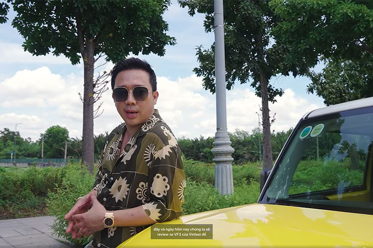 VinFast VF3 của Trấn Thành là mẫu xe điện mini thuần Việt, ra mắt chính thức vào năm 2024. Ngay từ khi công bố, VF3 đã tạo nên “cơn sốt” nhờ thiết kế nhỏ gọn, giá bán hấp dẫn và hướng tới đối tượng người dùng phổ thông, đặc biệt là khách hàng sống tại đô thị.