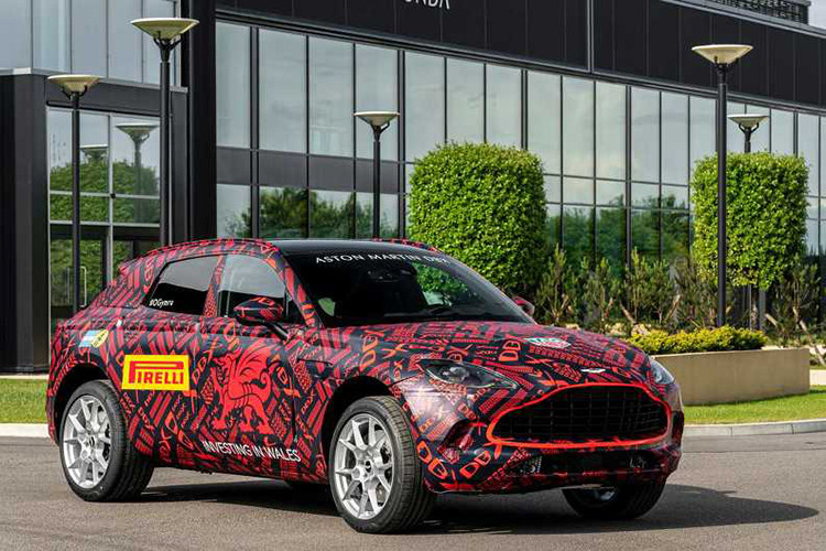 DBX là một mẫu xe quan trọng của Aston Martin, không chỉ vì nó là dòng sản phẩm gầm cao đầu tiên của hãng mà còn là mẫu Aston Martin đầu tiên được chế tạo tại nhà máy mới của hãng ở St Athan, Wales. Đây là cơ sở sản xuất duy nhất của Aston Martin DBX 2020 mới.