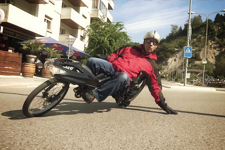 JoyStickBike ra đời lấy cảm hứng từ một mẫu xe kết hợp giữa khoang lái máy bay và xe máy. Được thiết kế bởi Yvan Forclaz, chiếc cần điều khiển mẫu xe này được phát triển lần đầu tiên vào năm 2014. Trải qua hàng trăm giờ phát triển, hình hài chiếc xe mới được hoàn thiện.