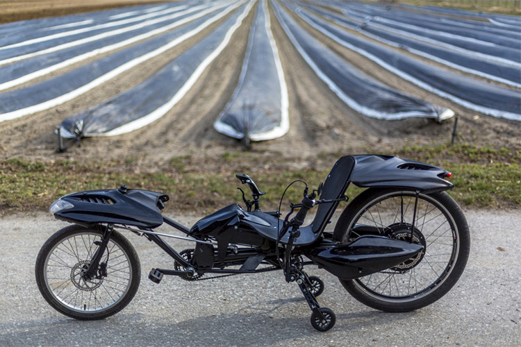 “Kể từ đó, mọi thứ được tiến hành rất nhanh: Báo chí thế giới quan tâm, các sự kiện triển lãm, đơn đặt hàng từ các thị trường tiềm năng. Dự án này được công bố và vài chiếc JoystickBike đã được sản xuất”, Yvan cho hay.