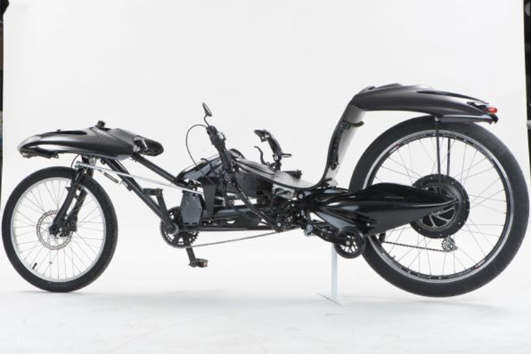 Xe điện JoystickBike mới được tạo ra bởi một nhóm nhà phát triển tại Thụy Sĩ và được quảng cáo là “một nửa xe điện, một nửa như trong video game”. Dự án phát triển chiếc xe này vừa được đưa lên Kickstarter và nhận 1.278 bảng tiền đầu tư. 