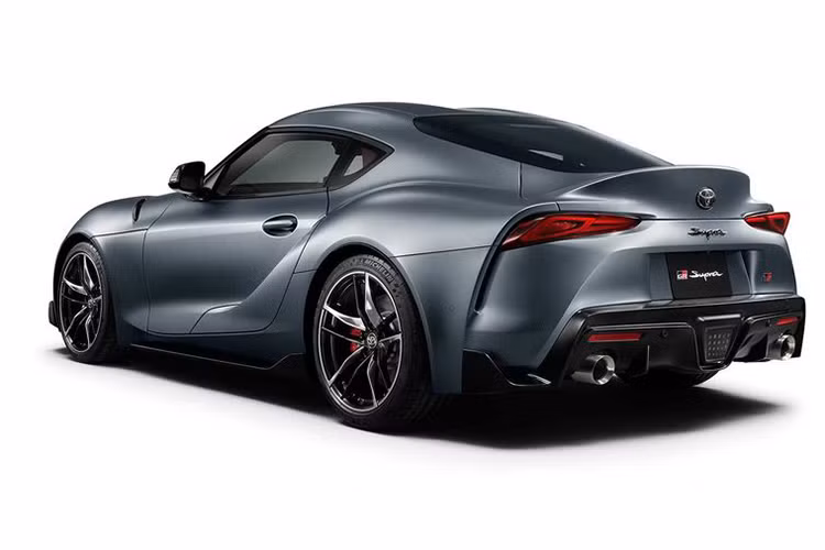 Tại thị trường Mỹ, giá xe Toyota Supra 2020 thế hệ mới được đồn sẽ bán ra từ 49.990 USD (khoảng 1,48 tỷ đồng) cho bản tiêu chuẩn, 53.990 USD (tương đương 1,6 tỷ dồng) cho bản Premium và 55.250 USD (khoảng 1,5 tỷ đồng) cho bản Launch Edition. Phiên bản màu Matte Storm Gray này chưa được công bố.