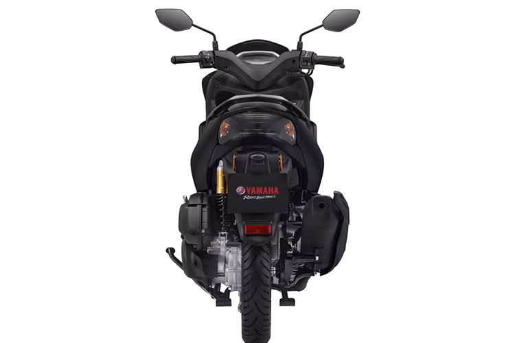 Hệ thống van biến thiên VVA không chỉ giúp xe bứt tốc mạnh mẽ và mượt mà hơn, mà còn đảm bảo tiết kiệm nhiên liệu. Nắp máy được sửa đổi để gia tăng công suất lọc không khí, giúp duy trì nhiệt độ và công suất ổn định.