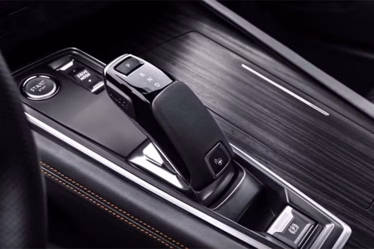 Hiện tại hãng Peugeot chưa công bố chi tiết thông số kĩ thuật của 508 mới, dự kiến xe sẽ được trang bị 2 loại máy 1.5 và 2.0 BlueHDi, và cũng có thêm lựa chọn động cơ Hybrid với tổng công suất lên đến 300 mã lực.