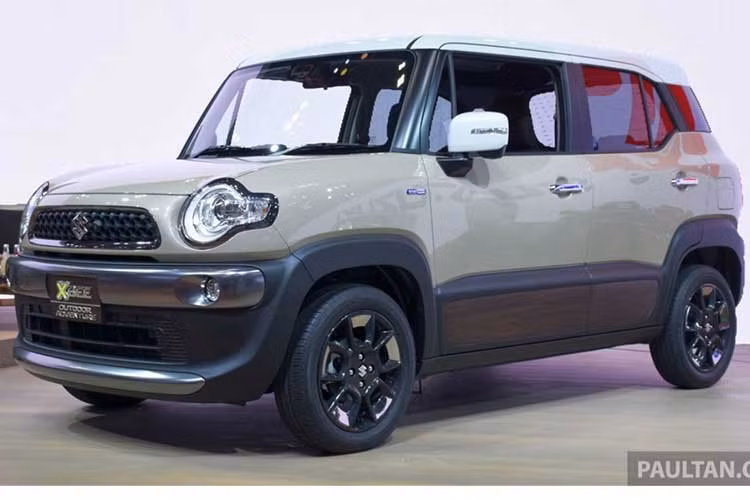 Tại triển lãm Tokyo Motor Show 2017, Suzuki từng trưng bày bộ ba mẫu xe ý tưởng X-Bee với thiết kế trẻ trung, dựa trên mẫu crossover hạng A Hustler đang được hãng bán ở Nhật Bản. Tới nay, mẫu xe Suzuki XBee 2018 đã được chính thức tại thị trường quê nhà, với cấu hình gần như y hệt so với những phiên bản concept cách đây 2 tháng.