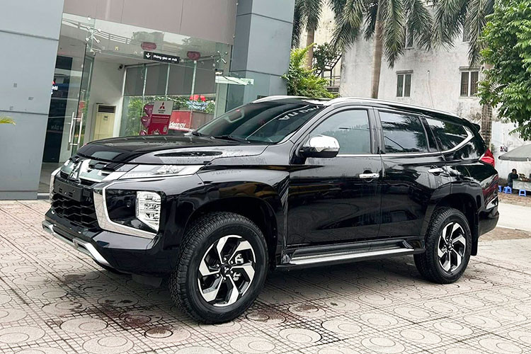 Gia xe Mitsubishi Pajero Sport 2025 chi con 1,16 ty dong