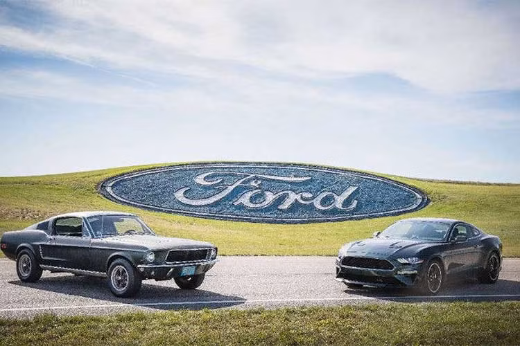 Lấy cảm hứng từ mẫu “muscle car” Mustang GT 390 Fastback đã cùng với nam tài tử Steve McQueen tạo nên những màn rượt đuổi kịch tính trong bộ phim nổi tiếng Bullitt ra đời năm 1968, Ford Motors vừa chính thức giới thiệu phiên bản đặc biệt Ford Mustang Bullitt 2019 tại Detroit.