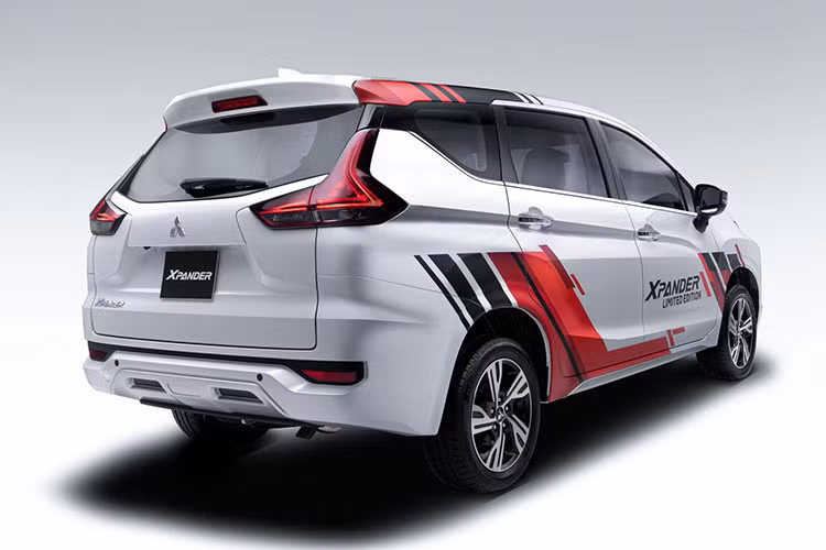 Kết quả này khiến những nỗ lực của Toyota Innova, Rush hay Suzuki XL7 trong phân khúc MPV cỡ nhỏ trở nên mờ nhạt vì bị bỏ rơi quá xa. Thiết kế trẻ trung, trang bị vừa đủ kèm mức giá hợp lý đã giúp mẫu xe này "chạm" đến nhu cầu của khách hàng trong nước. Xpander không chỉ được sử dụng gia đình mà lượng xe chạy dịch vụ cũng tương đối.