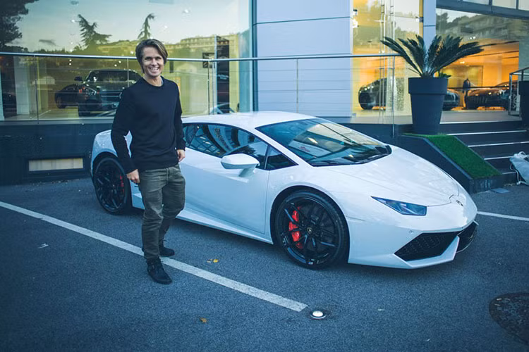 Jon Olsson có vẻ chưa hài lòng với chiếc siêu xe Lamborghini Huracan mới tậu gần đây. Anh bật mí sẽ chế tạo một chiếc Lamborghini Huracan hoàn toàn bằng công nghệ in 3D và khi hoàn thiện, đây sẽ là siêu xe nhanh nhất trên thế giới được làm bằng công nghệ này.