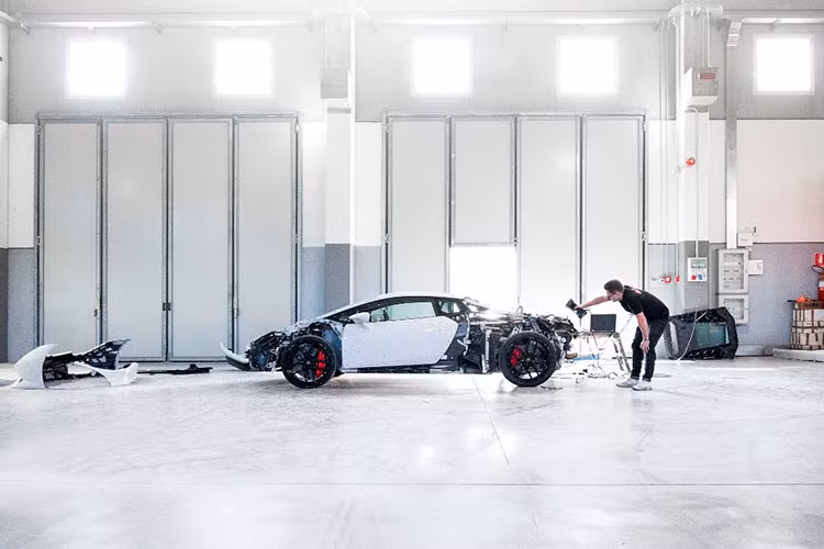 Các vật liệu kết cấu chủ yếu của công nghệ 3D sẽ là sợi carbon tổng hợp. Jon Olsson thừa nhận đây là một dự án “hóc búa” và khá tốn thời gian.