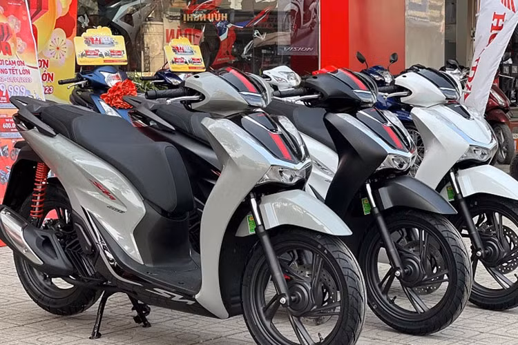 Honda SH tang gia dong loat tai Viet Nam, SH 350i lai giam soc-Hinh-2