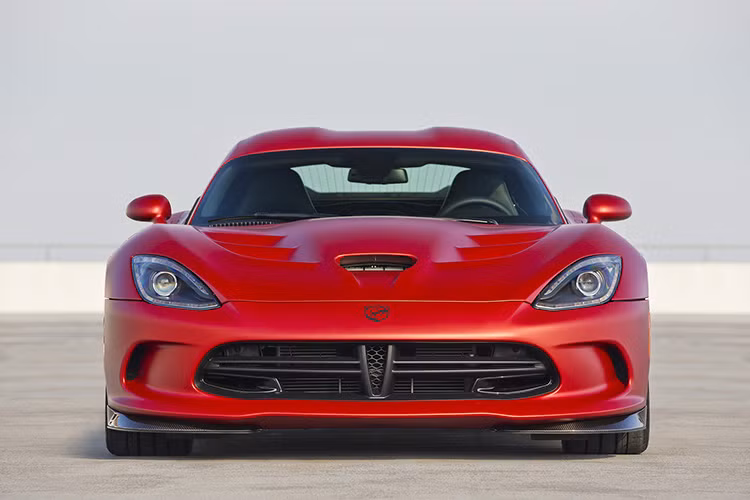 Một điểm cộng nữa là các tùy chọn sơn mờ có thể được lựa chọn khi bạn mua Viper bản thường chứ không bị giới hạn ở bản GTC.