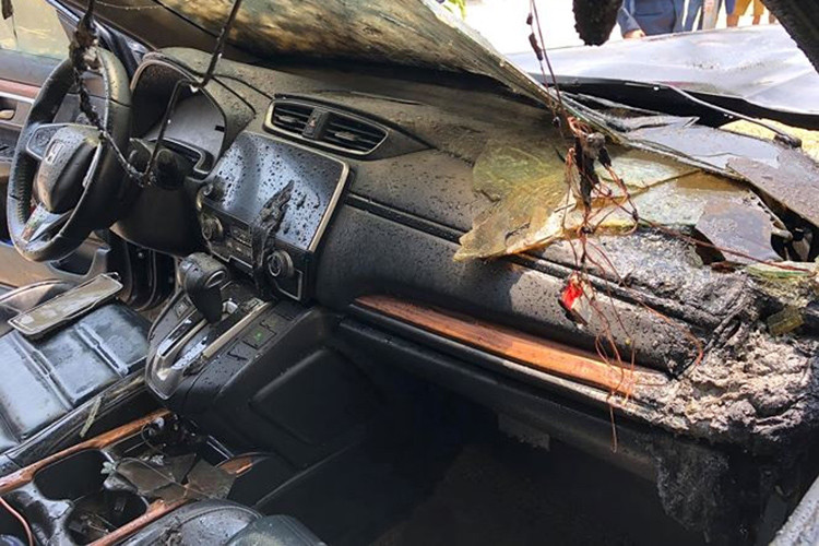 Theo các chuyên gia ôtô, nguyên nhân xe bốc cháy do thời tiết là không khả thi, bởi mỗi chiếc xe khi đi vào sản xuất đều được tính toán, thử nghiệm để chịu đựng điều kiện thời tiết khắc nghiệt hơn nhiều. Trả lời người tiêu dùng, TGĐ Honda Việt Nam cho hay hiện hãng đang tiếp tục tìm hiểu nguyên nhân và sẽ chia sẻ ngay khi có kết quả.