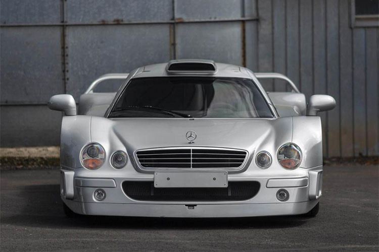 Tại thời điểm đó, sách kỷ lục Guinness cũng ghi nhận Mercedes-Benz CLK GTR là siêu xe có giá bán đắt nhất thế giới. Sau 21 năm được cho ra đời, giờ đây, siêu xe Mercedes-Benz CLK GTR lại đứng trước các mức giá bán kỷ lục khác.