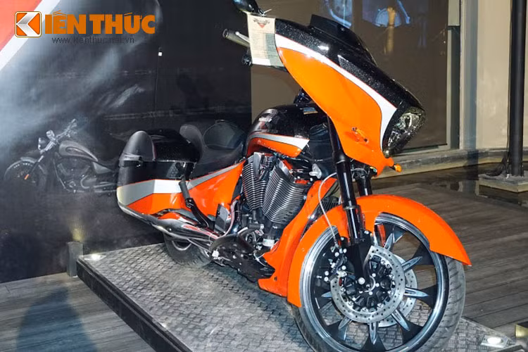 Hiện tại, Indian đang sở hữu tới 4 dòng sản phẩm bao gồm; Scout, Chief, Springfield và Roadmaster. So với "người anh em" Victory, những chiếc Indian đều có kiểu dáng cruiser phong cách cổ điển, nhã nhặn và đặc biệt là thiết kế cực kỳ độc đáo.