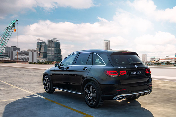 Mercedes-Benz Viet Nam trieu hoi 474 xe GLC, S-class, GLS loi bom xang-Hinh-2