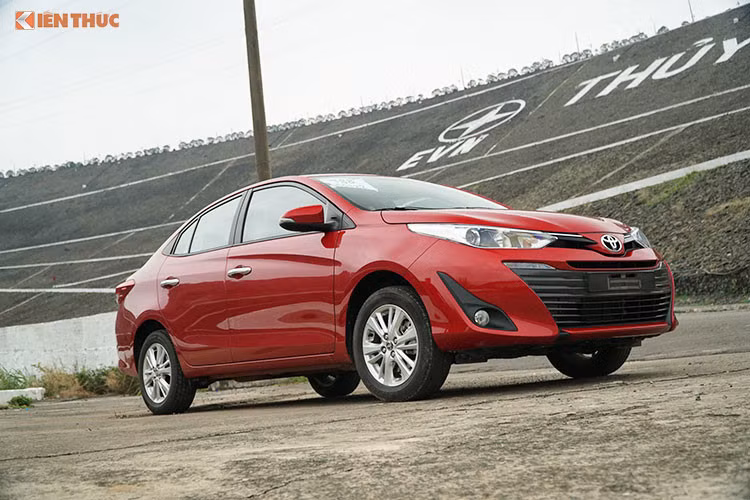 Cụ thể, với doanh số đạt tới 3.161 xe, Vios đã xuất sắc giành lại vị trí ngôi vương của top 10 ôtô bán chạy nhất Việt Nam tháng 3/2019. Chính động thái mạnh tay giảm giá đã giúp Vios bỏ xa vị trí thứ 2 trong bảng tổng sắp là Mitsubishi Xpander một khoảng cách khá xa (1.323 xe). Đồng thời, doanh số này cũng giúp Vios trở thành mẫu xe bán chạy nhất trong phân khúc hạng B tại Việt Nam.